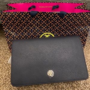 Toryburch crossbody bag in black